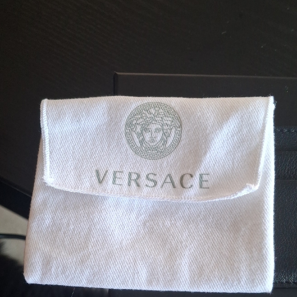 Versace Black Card Holder with Gold Emblem - Picture 4 of 5